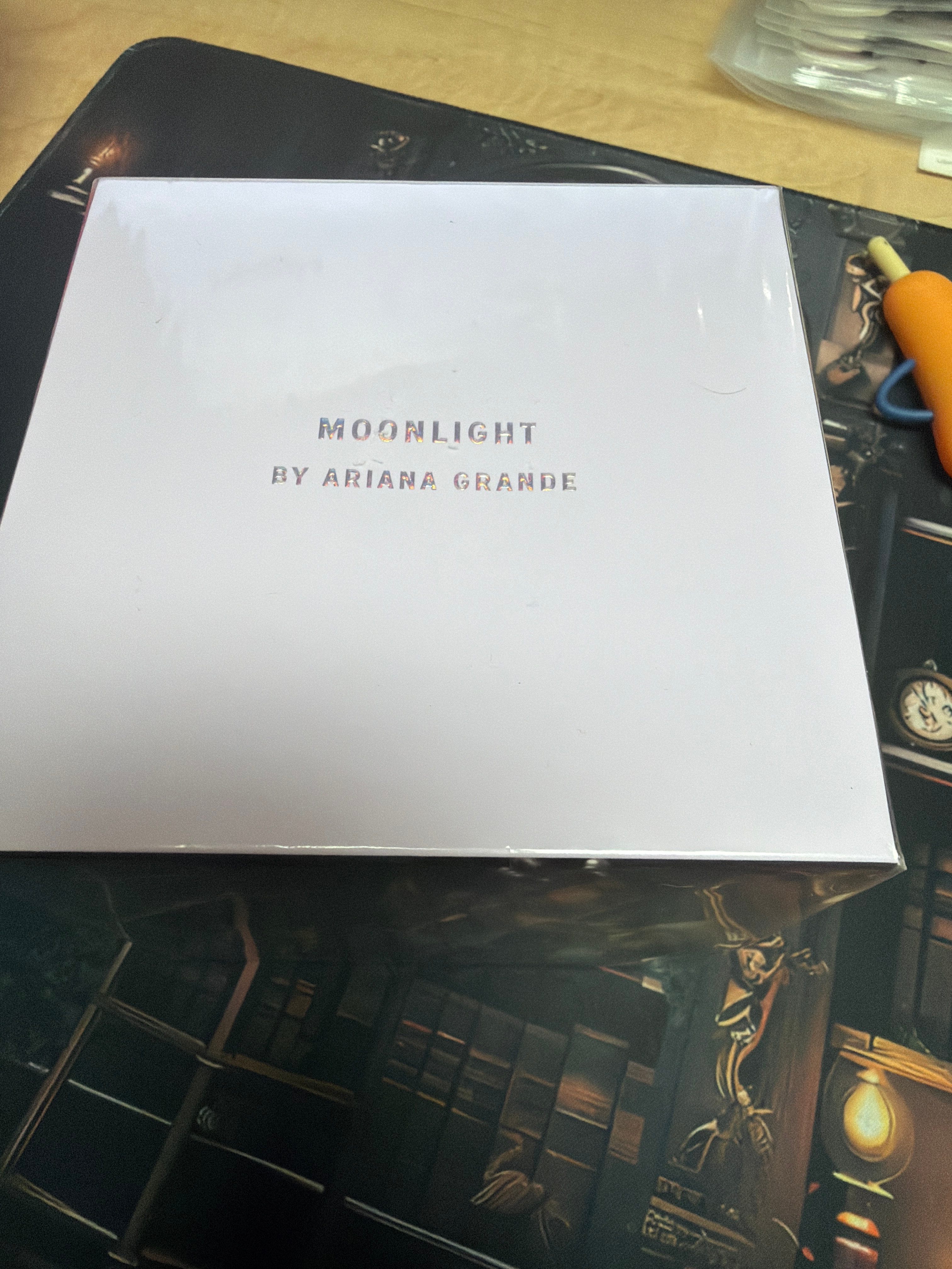 Ariana Grande Moonlight 3.4 oz / 100ml New With Packaging thumbnail 2