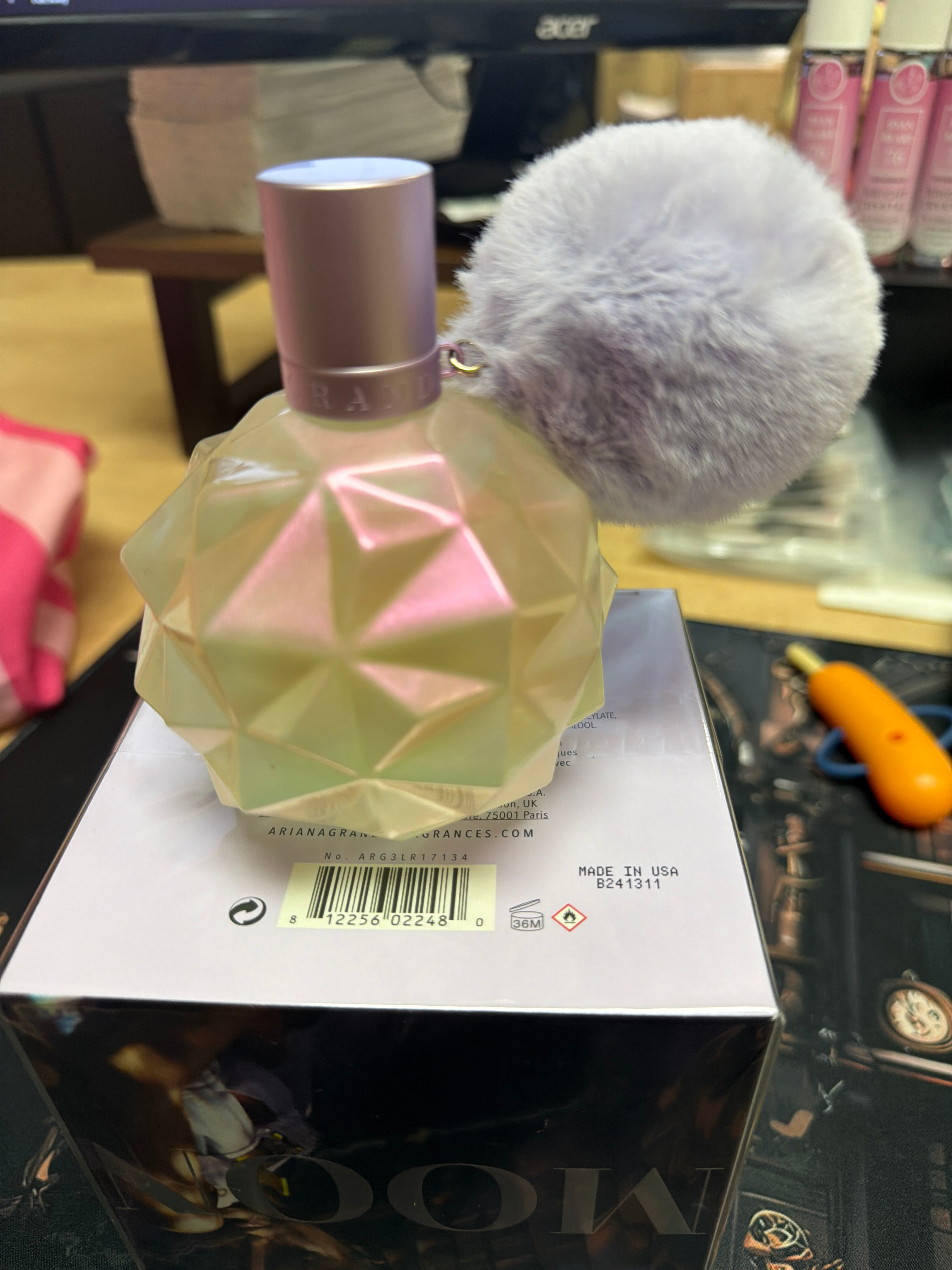 Ariana Grande Moonlight 3.4 oz / 100ml New With Packaging thumbnail 3