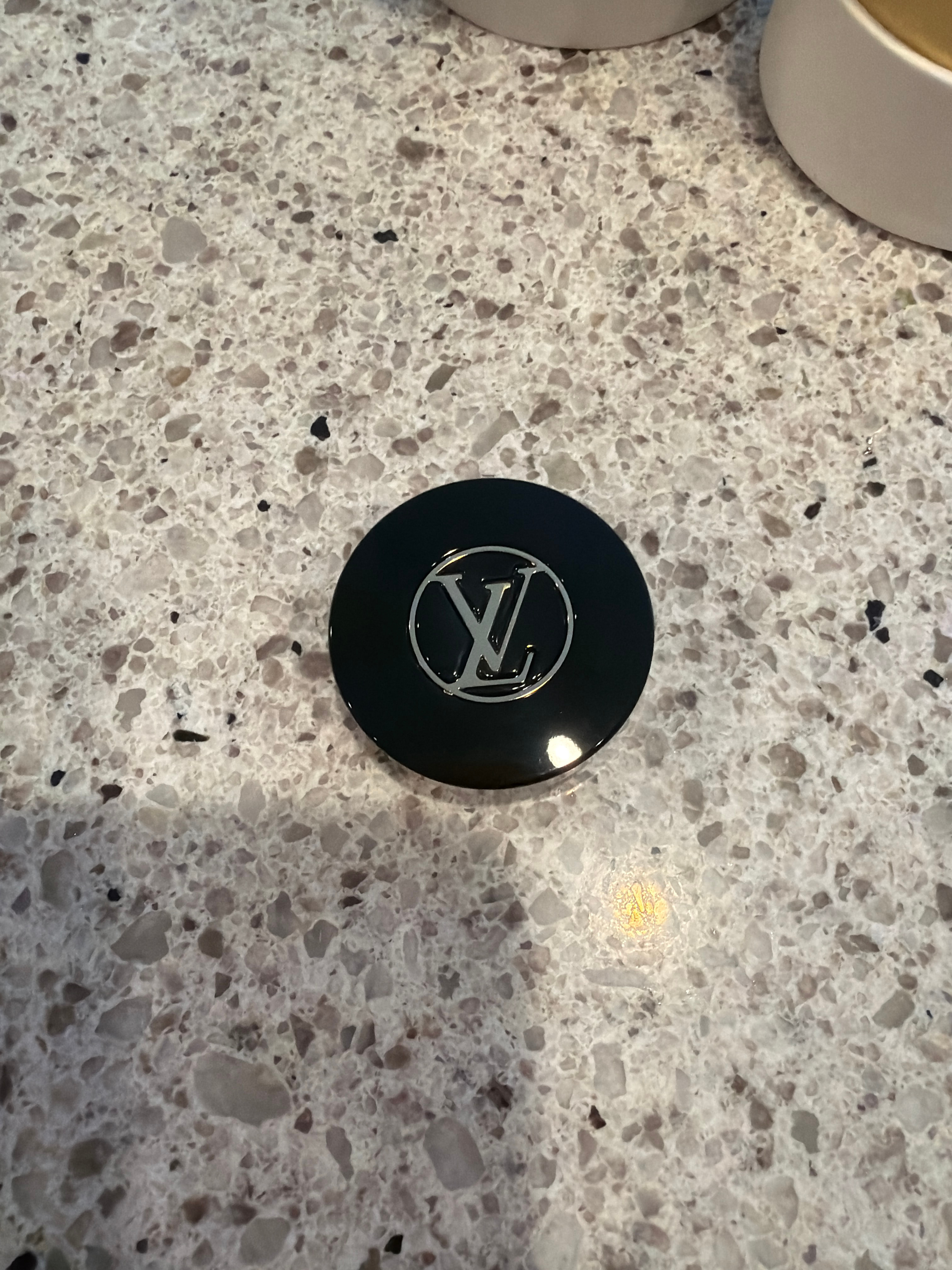 Louis Vuitton Rose des Vents Louis Vuitton 3.4 oz / 100ml Preowned With Packaging thumbnail 4