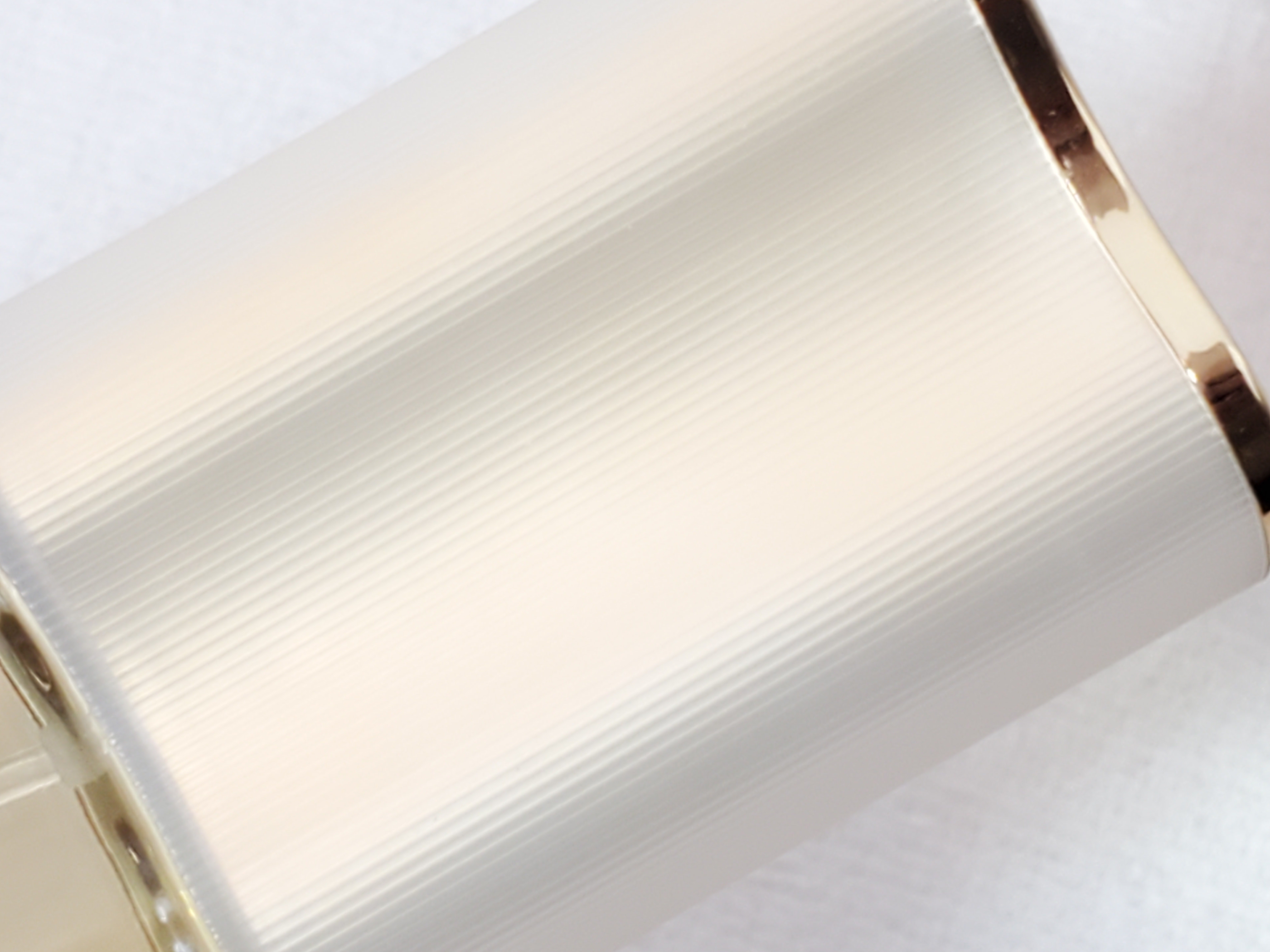 Estée Lauder White Linen Estée Lauder perfume 1.7 oz / 50ml Preowned Without Packaging thumbnail 4
