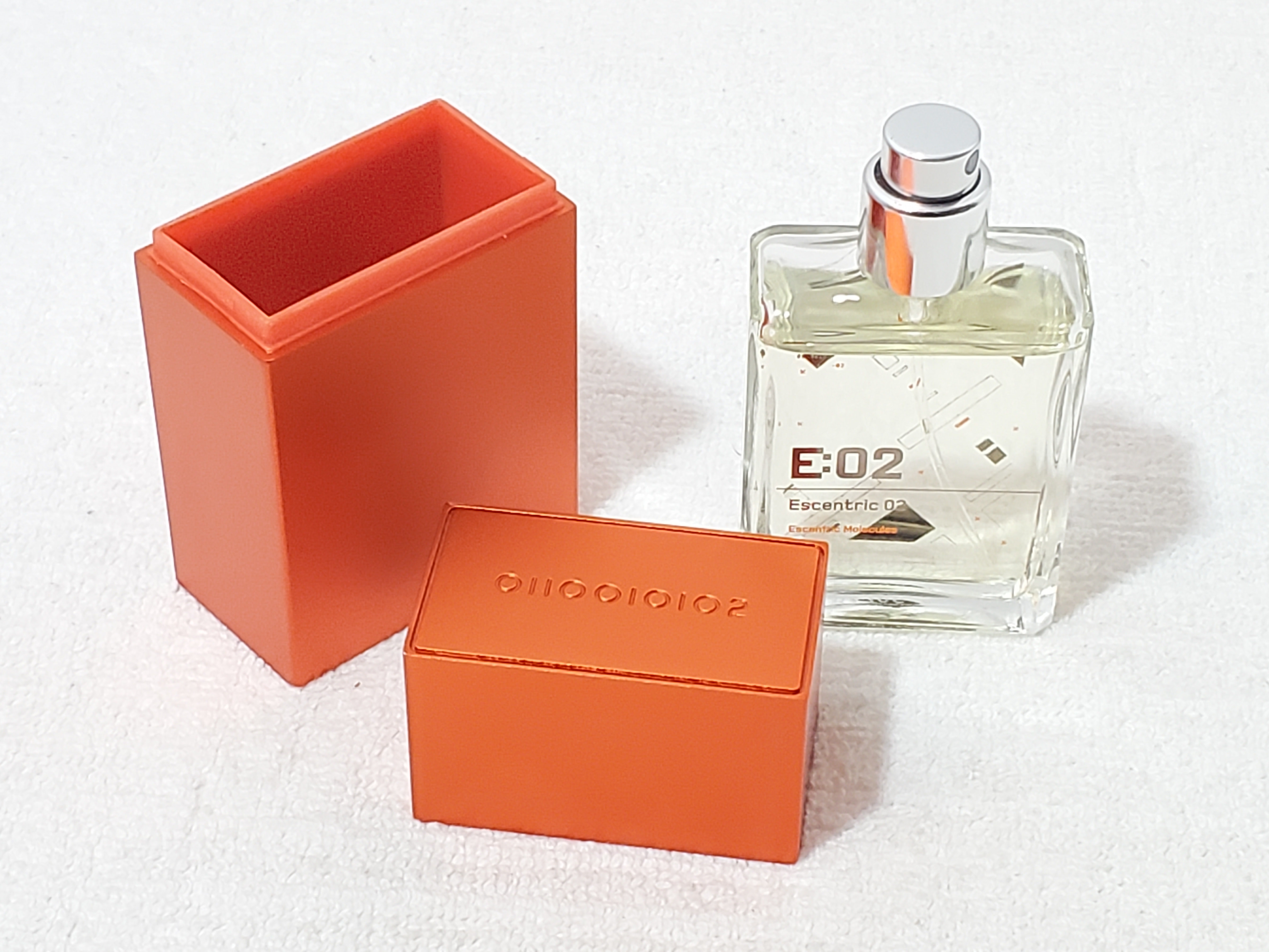 Escentric E:2 1 oz / 30ml Preowned Without Packaging thumbnail 2