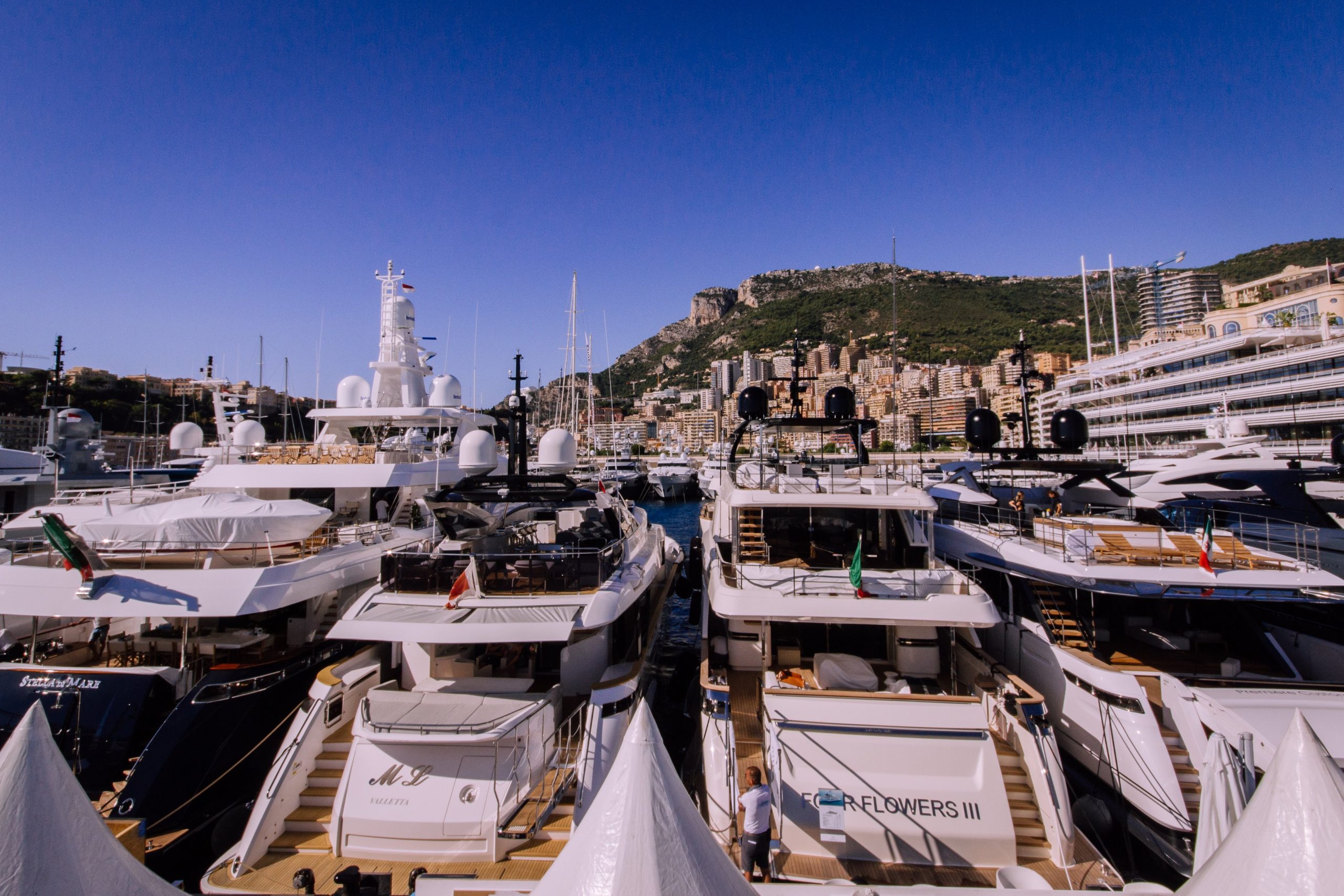 ACREW & IMM Crew Lounge