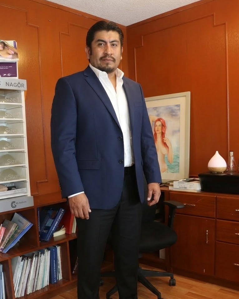 Dr Julio César Camacho Valerdi