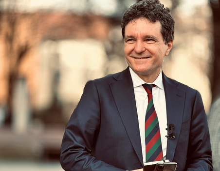 Photo of Liberal mayor Dan winner in tense race for Romanian presidency