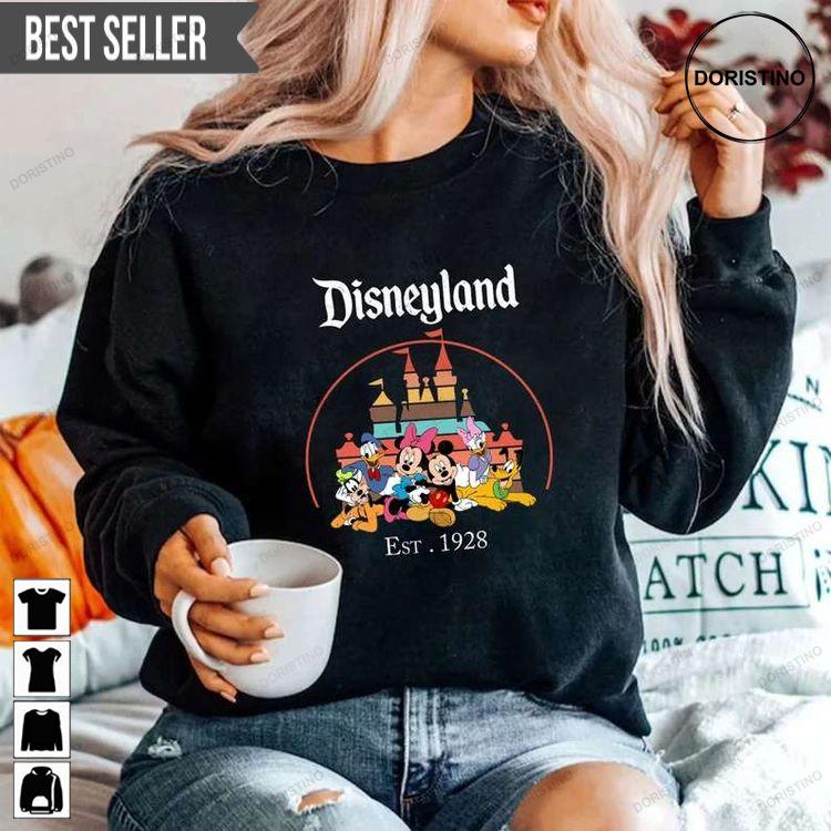 Disneyland Mickey And Friends Est 1928 Disney Doristino Tshirt Sweatshirt Hoodie