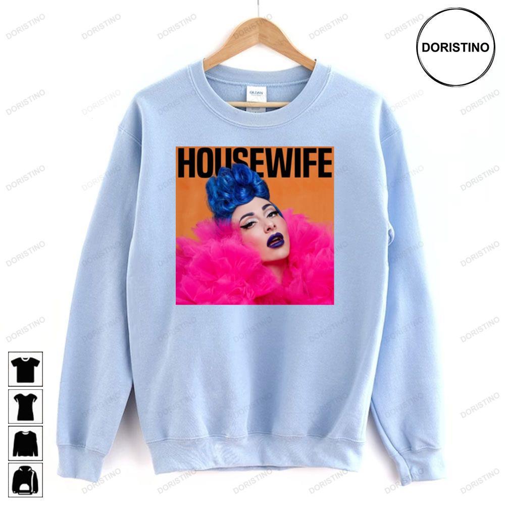 Qveen Herby Housewife 2023 2 Doristino Awesome Shirts