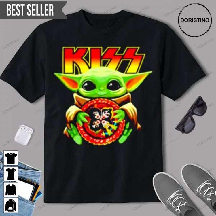 Baby Yoda Kiss Unisex Doristino Awesome Shirts