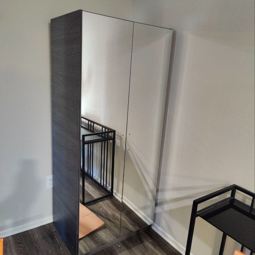 Gallery image