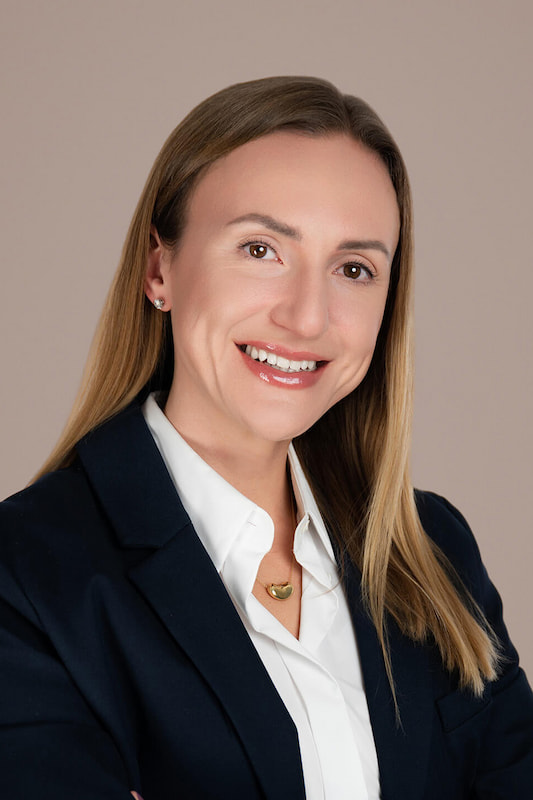 corporate-headshot-woman-navy-blazer-studio Corporate Team Headshots Bay Area | TTB Studio - TTB Studio