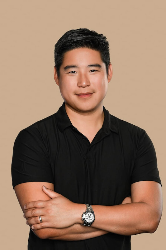 entrepreneur-headshot-man-black-polo-studio Corporate Team Headshots Bay Area | TTB Studio - TTB Studio