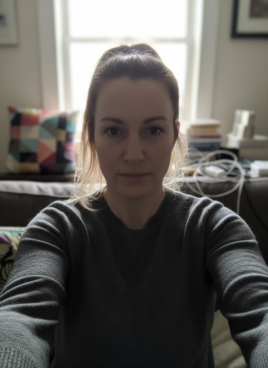 Happy parents sharing their positive experience with online classes