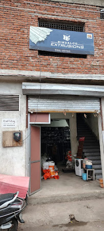 LUCKY ALUMINIUM DOOR