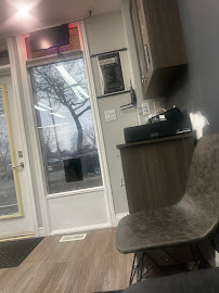 Razor Cuts Barber Shop