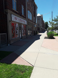 Pine And Dale Barbershop