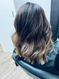 Komosis Hair Studio