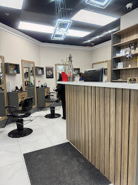 Mirror Mirror Beauty Salon & Spa
