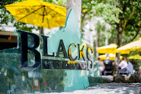 Black's Pub