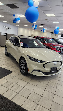 Lovely Auto Sales - Used car sales in Hamilton, Ontario, Canada