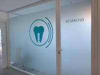Clínica Dental DADENT – Implantes, Ortodoncia invisible Invisalign y Carillas en Granada