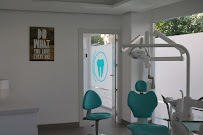 Clínica Dental DADENT – Implantes, Ortodoncia invisible Invisalign y Carillas en Granada
