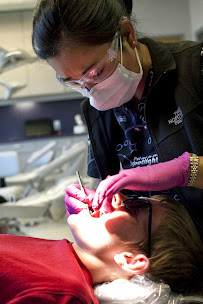 Beacon Oral & Maxillofacial Surgeons, Dental Implants and Wisdom Teeth
