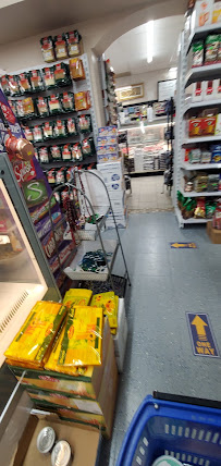 Damas Supermarket (Halal)