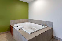 Country Inn & Suites by Radisson, Indianola, IA