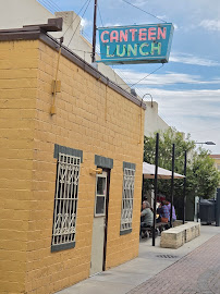 Canteen Lunch in the Alley