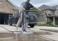 Doctor Pane Window Cleaning