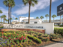 River Oaks Shopping Center