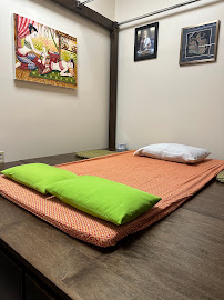 Mindful Reflexology and Massage Therapy - Jinhwa Lee RMT
