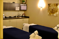 Hand & Stone Massage and Facial Spa - Mississauga Port Credit