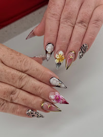 V Nails Moncton