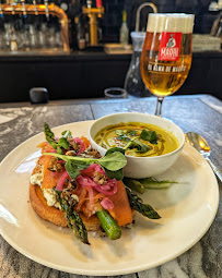Dickie-Baxter Taproom & Bistro