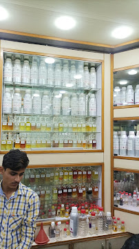 PERFUME & PERFUMES