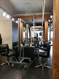 Tonic Salon HeadSpa Laser - Aveda Insight