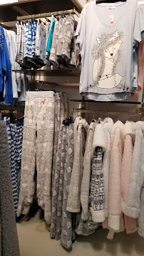 la Vie en Rose Outlet Aurora North SmartCentre