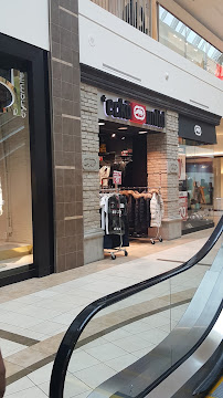 la Vie en Rose Outlet Trinity Common Mall