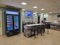 April's - Restaurant & Bar