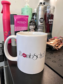 Absolute Bombschell Salon