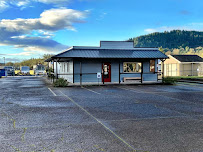 Yours Truly Beauty Bar