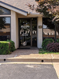 King's Den Barbershop