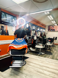 Los Brothers Barbershop