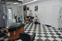 Joanie's Shear Artists