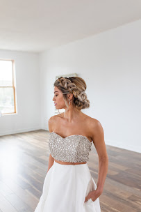 Emma Justine Color & Extension Lounge