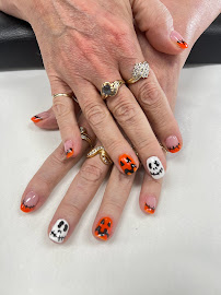 Laura's Lovely Nails & Spa