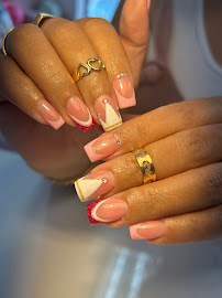 Lalelilolu ongles et cils