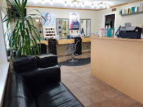 Aura Beauty Lounge