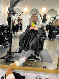 Salon Haze