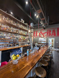 Taproot Lounge & Cafe